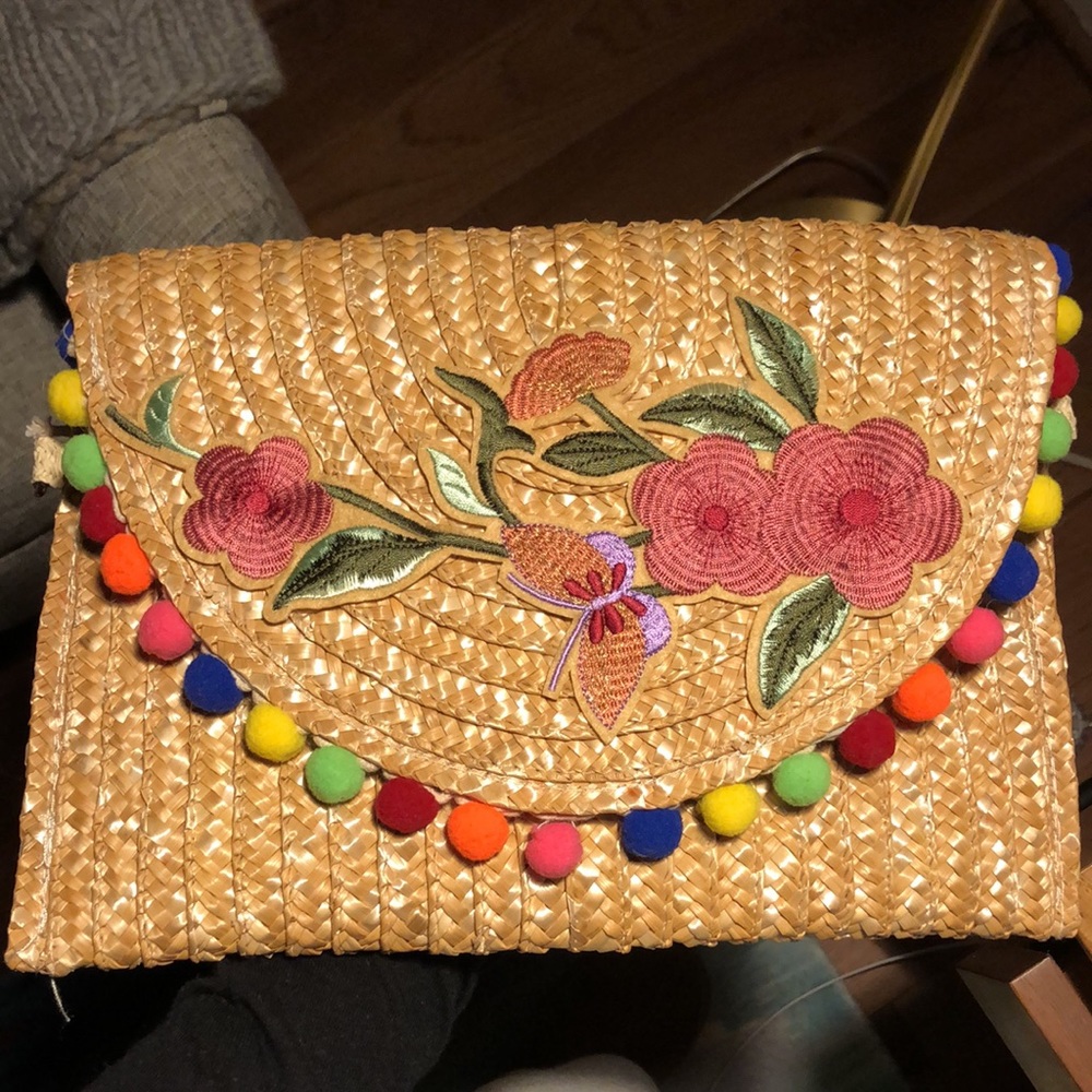 Woven straw clutch w floral patchwork